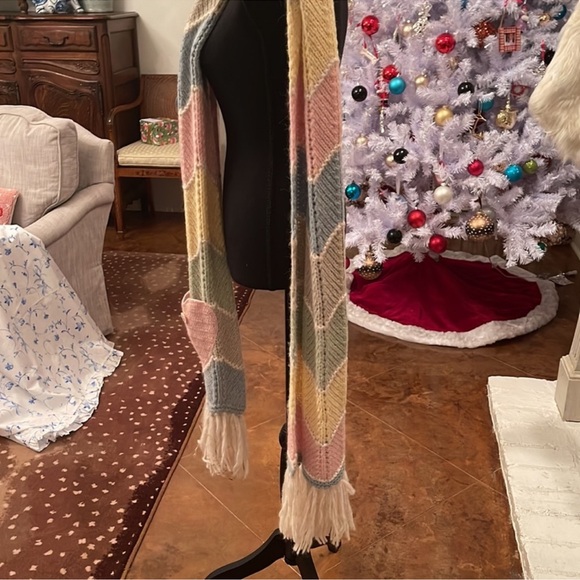 Scarf - Picture 4 of 4